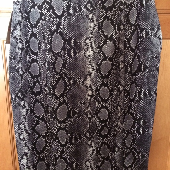 🆕Michael by MICHAEL Kors Pencil skirt - Picture 2 of 3